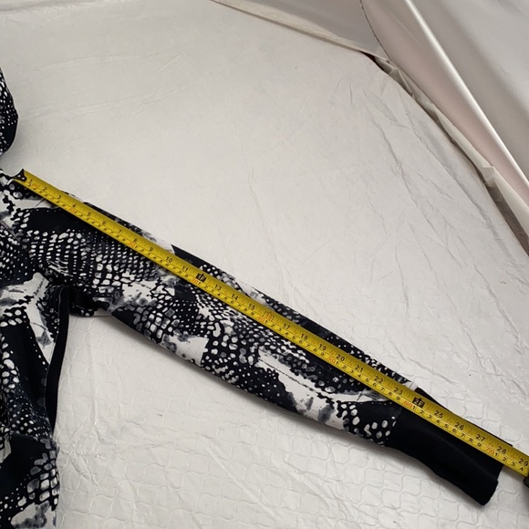 Lululemon Scuba full zip hoodie in Static Mist black and white 6 - Picture 12 of 12